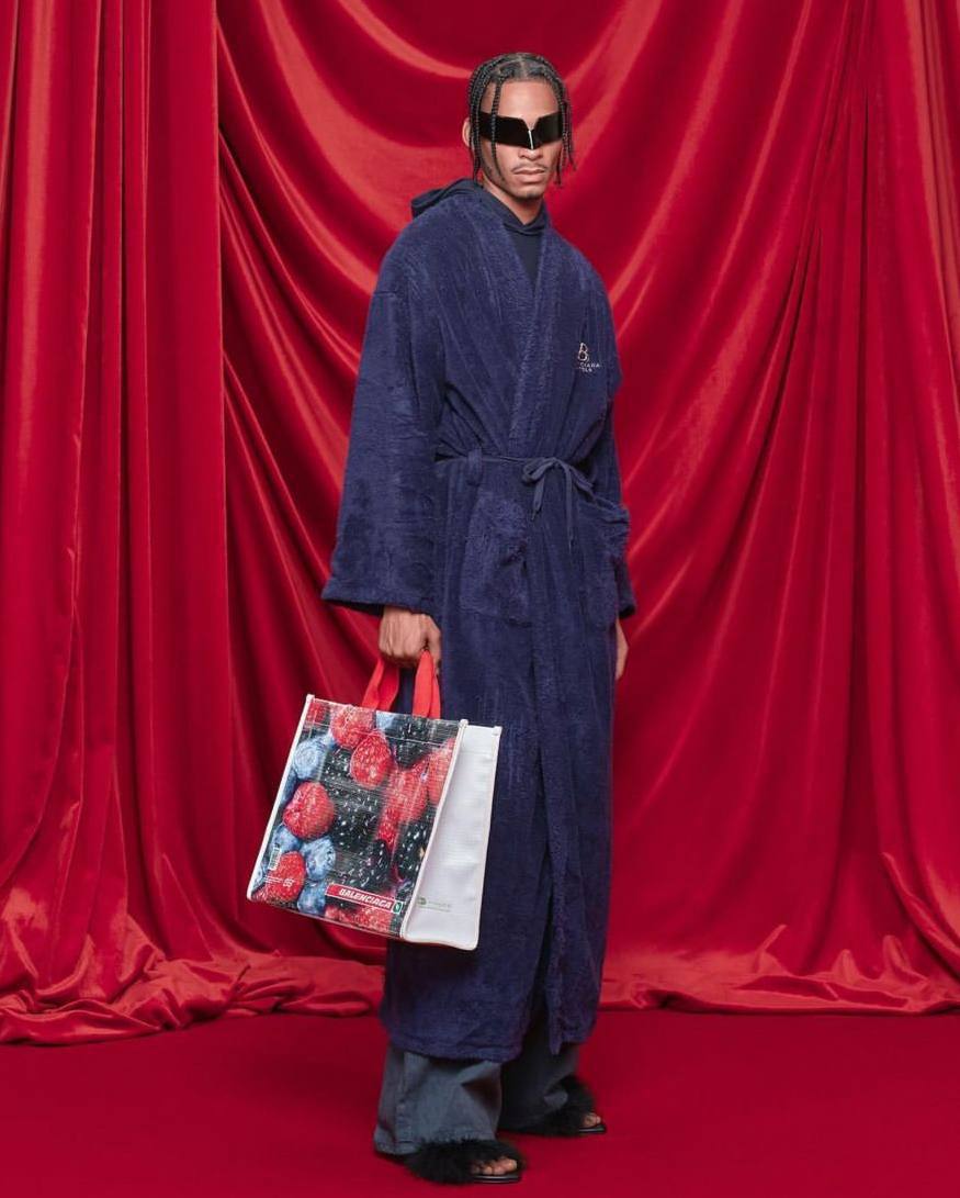 Balenciaga випустили сумки та гаманець, які просто вражають (фото)