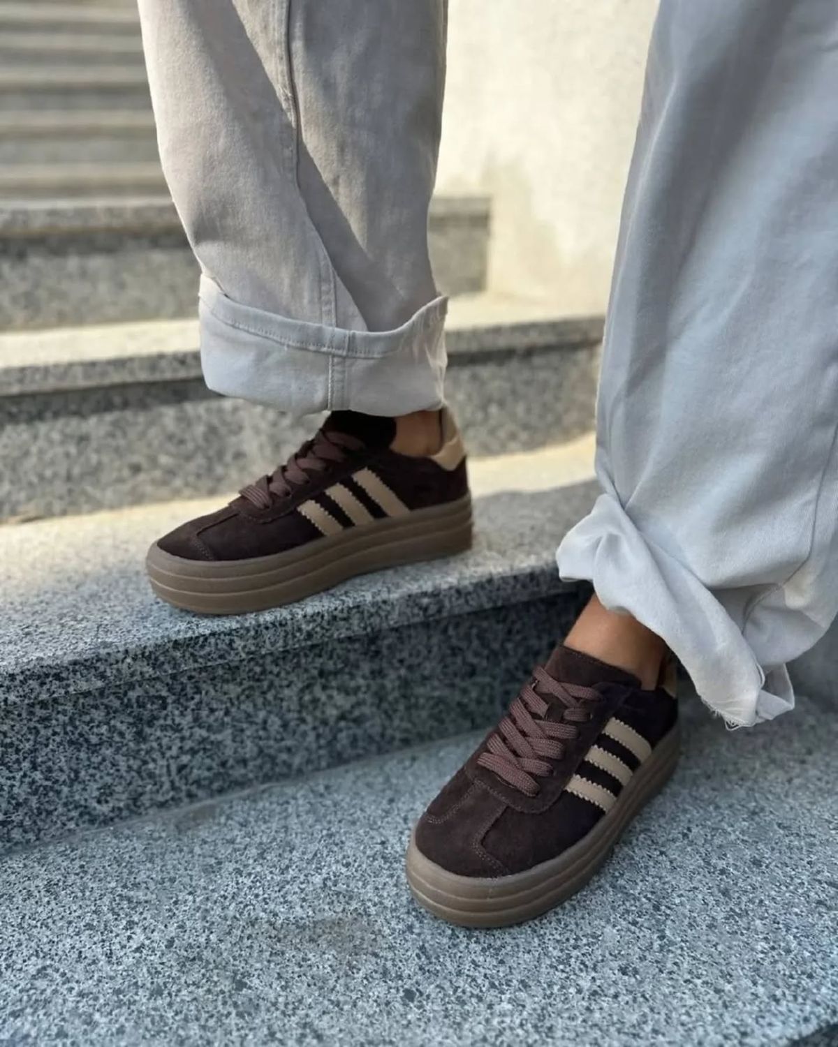 Що носять цієї осені: 5 наймодніших пар кросівок 2025 року