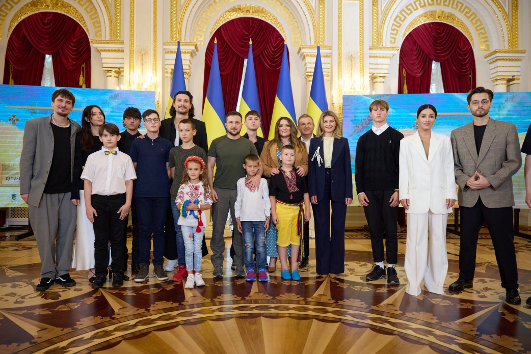У Маріїнському палаці нагородили дітей-рятувальників, які наближають перемогу: подвиги юних героїв