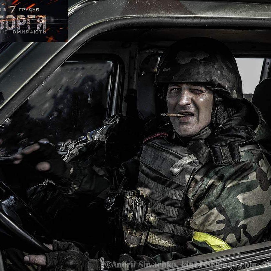 48-летний украинский актер засветился с новой возлюбленной, значительно моложе его (фото)