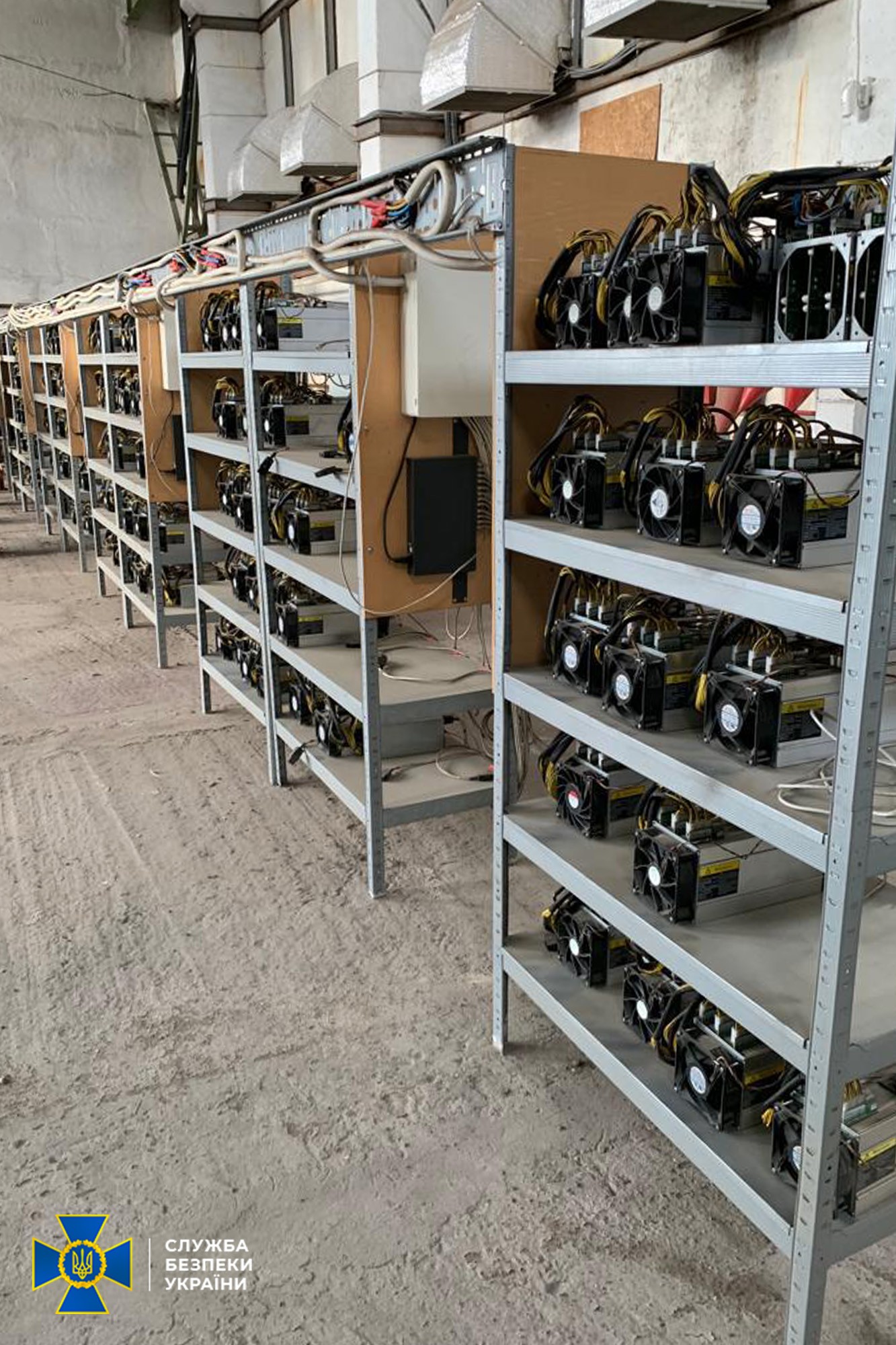 В Одессе нашли подпольную криптоферму, которая воровала электроэнергию у ж/д