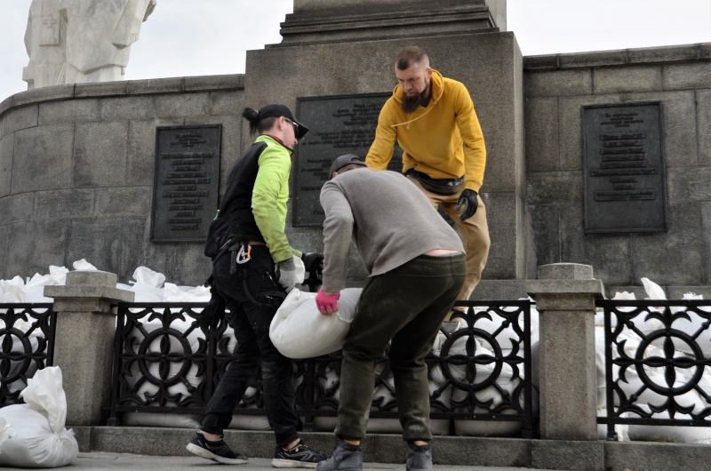 Культурный фронт. Как в Киеве защищают памятники и историю от России