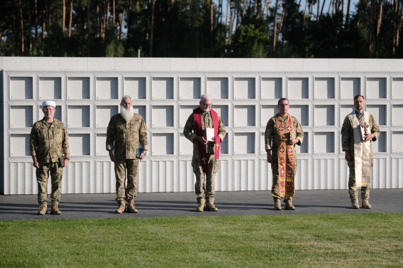 Героев нельзя хоронить там, где когда-то стоял химзавод, – интервью с архитектором военного мемориала