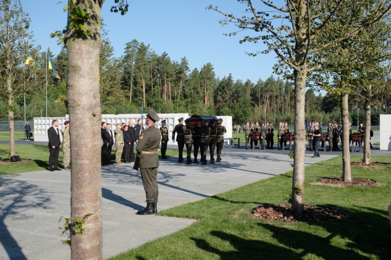 Героев нельзя хоронить там, где когда-то стоял химзавод, – интервью с архитектором военного мемориала