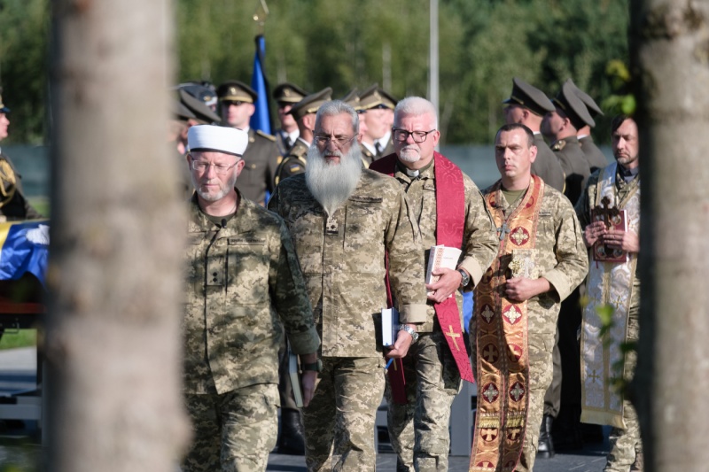 Героев нельзя хоронить там, где когда-то стоял химзавод, – интервью с архитектором военного мемориала