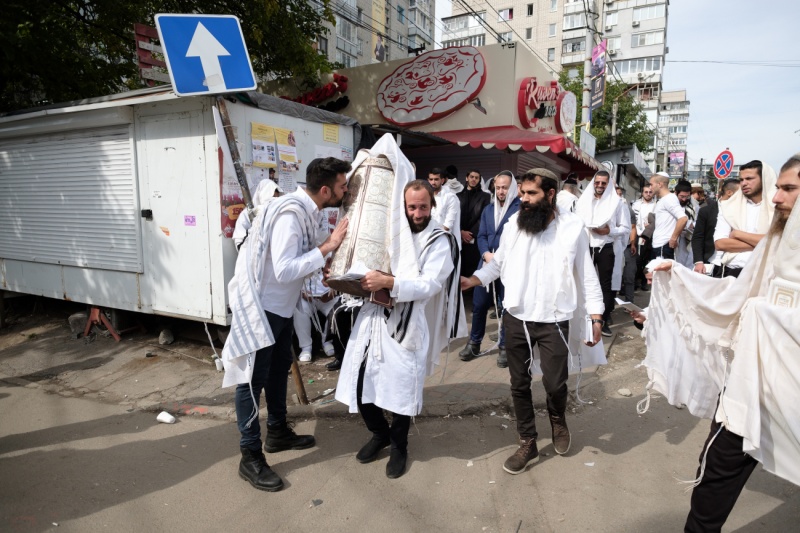 Як Умань приймала хасидів під час війни. Репортаж РБК-Україна зі свята Рош ха-Шана