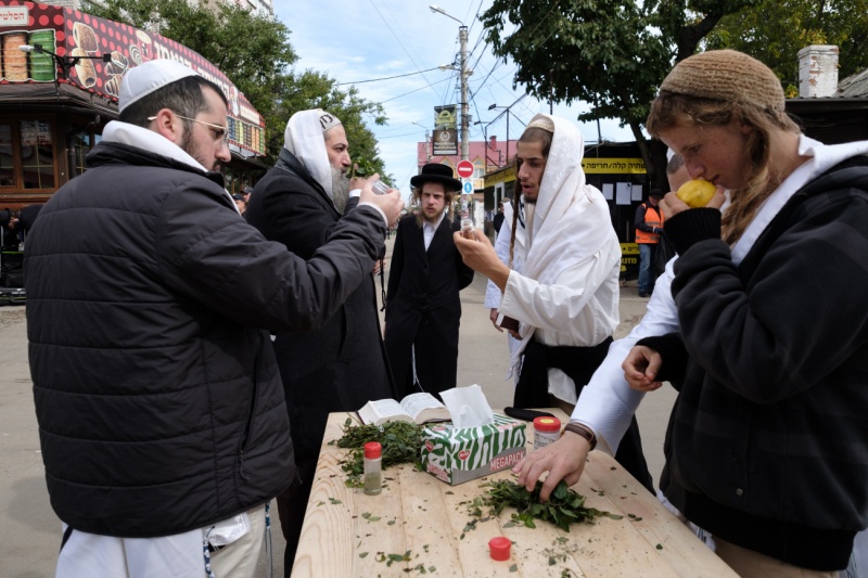 Як Умань приймала хасидів під час війни. Репортаж РБК-Україна зі свята Рош ха-Шана