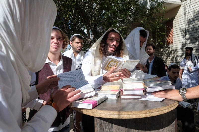 Як Умань приймала хасидів під час війни. Репортаж РБК-Україна зі свята Рош ха-Шана