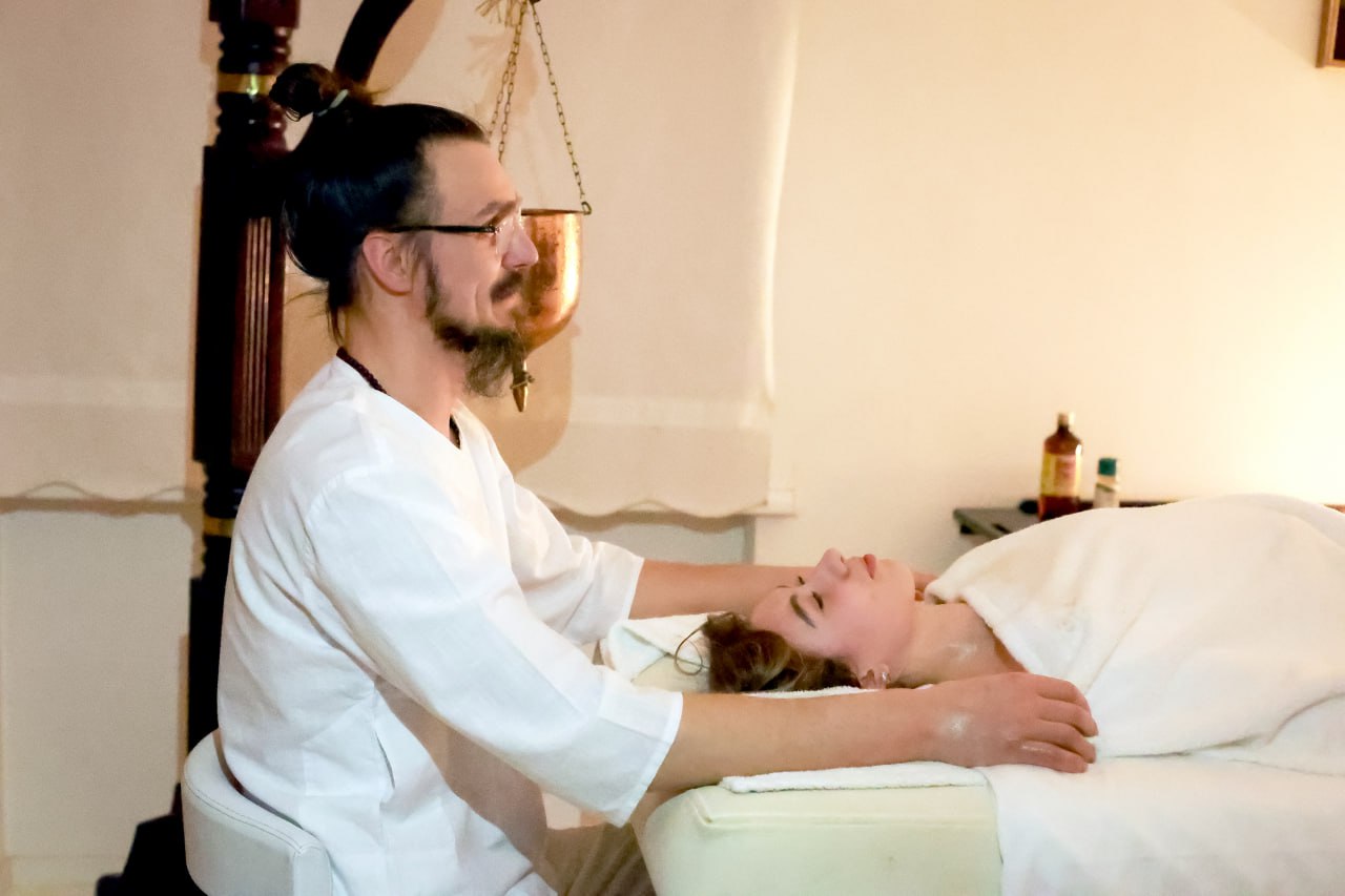 Аюрведа против стресса и лишнего веса: советы восточного мастера для украинцев