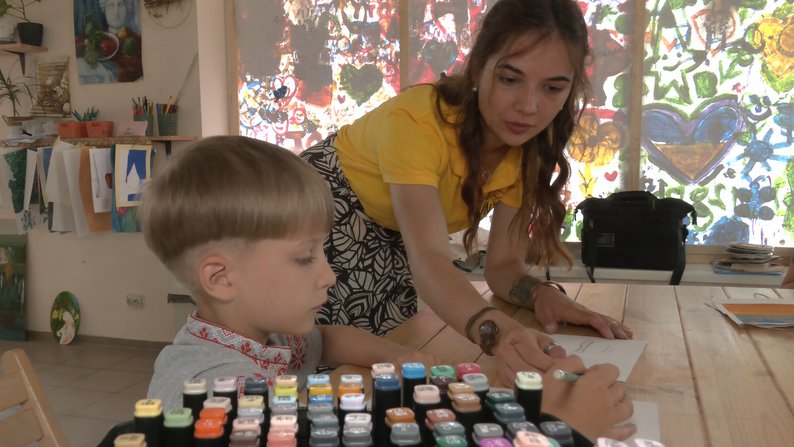 &quot;Щоб Путіна не було&quot;: 5-річний українець за допомогою свого таланту допомагає ЗСУ