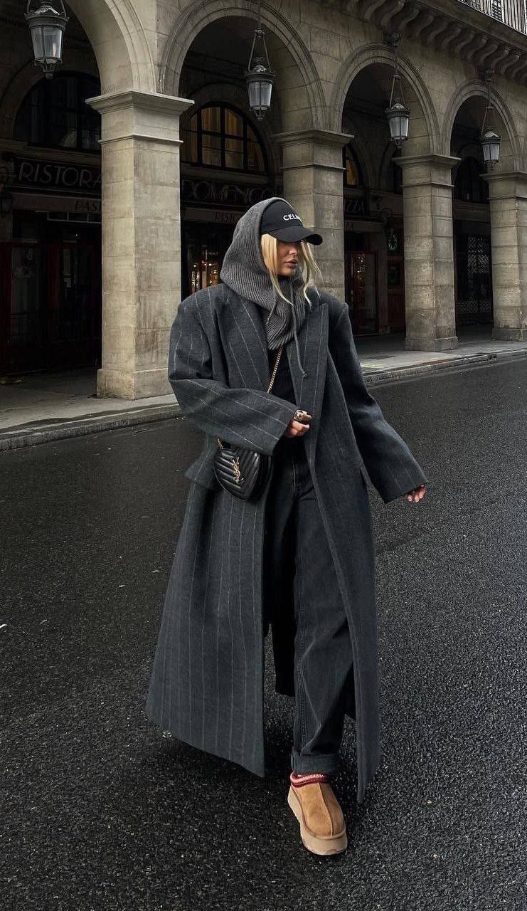 Пальто з хутряним коміром і довжина максі: що буде в тренді восени та взимку