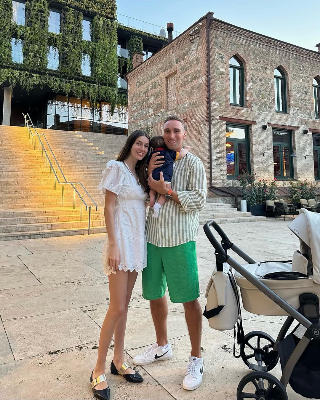 Бывший &quot;Холостяк&quot; Иракли Макацария и его красавица-жена ждут второго ребенка: нежные фото пары