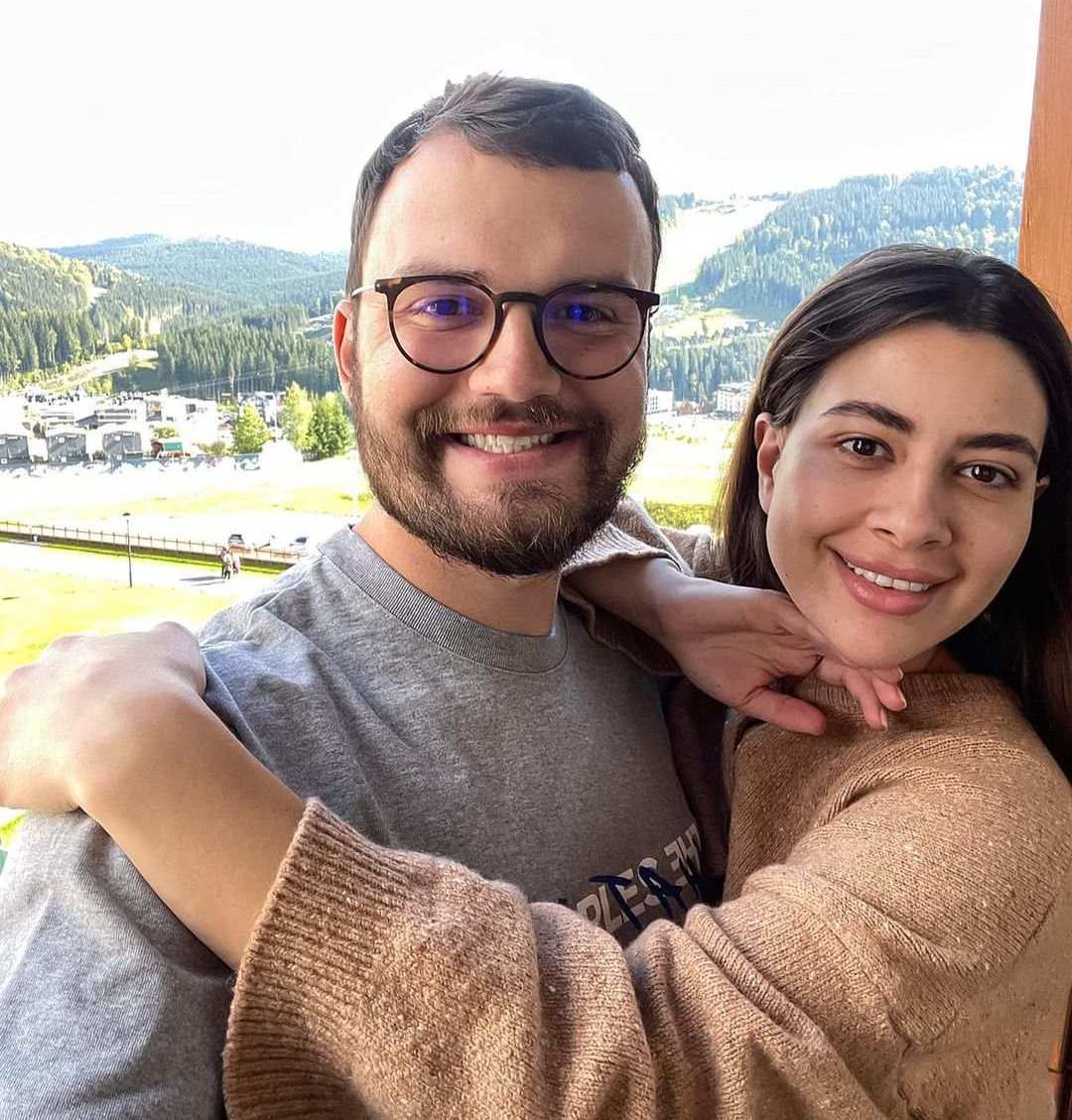 Экс-жених Рамины прокомментировал ее новые отношения с военным