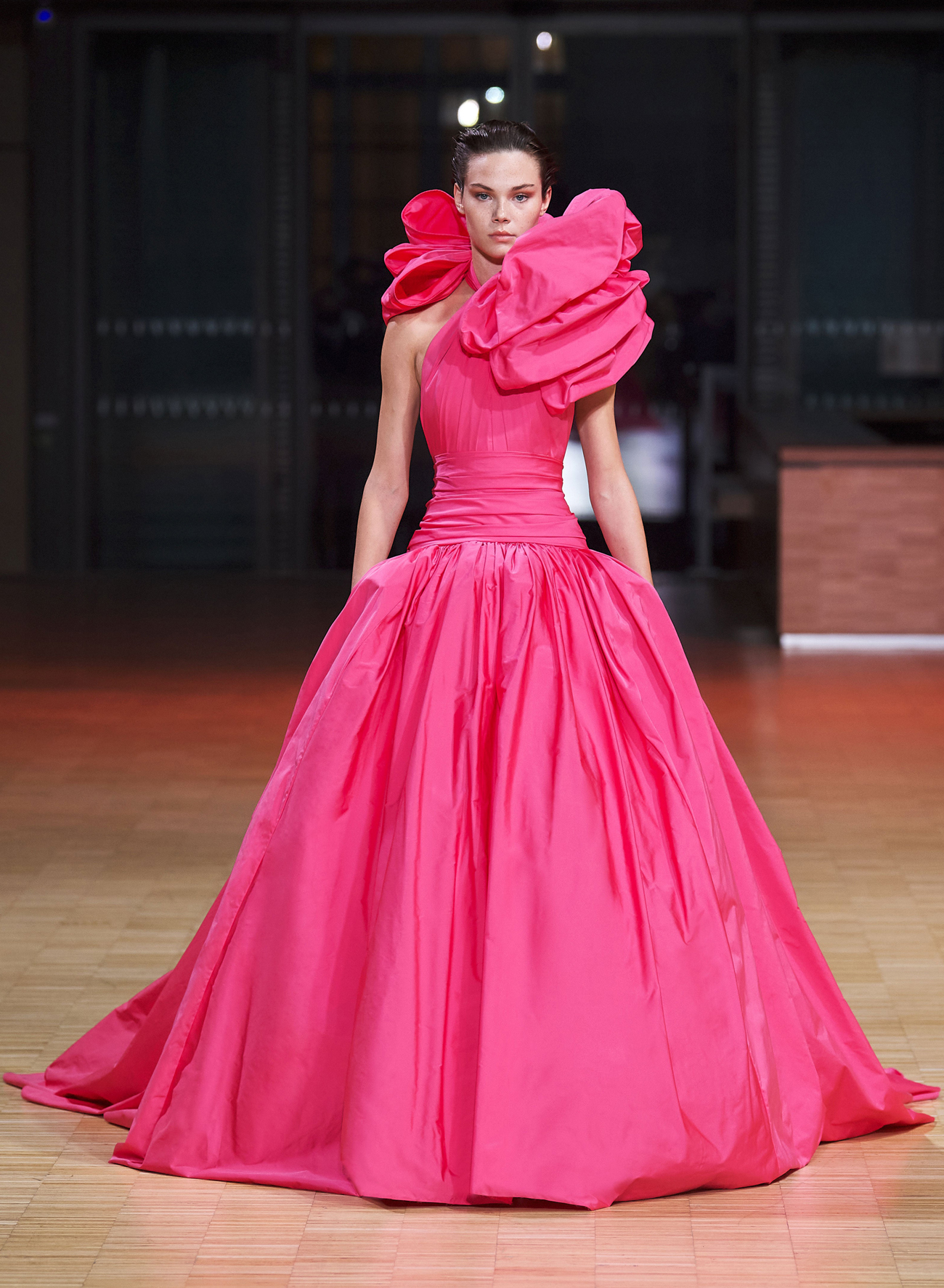 Неземная роскошь: 10 платьев из коллекции Elie Saab Couture, от которых захватывает дух