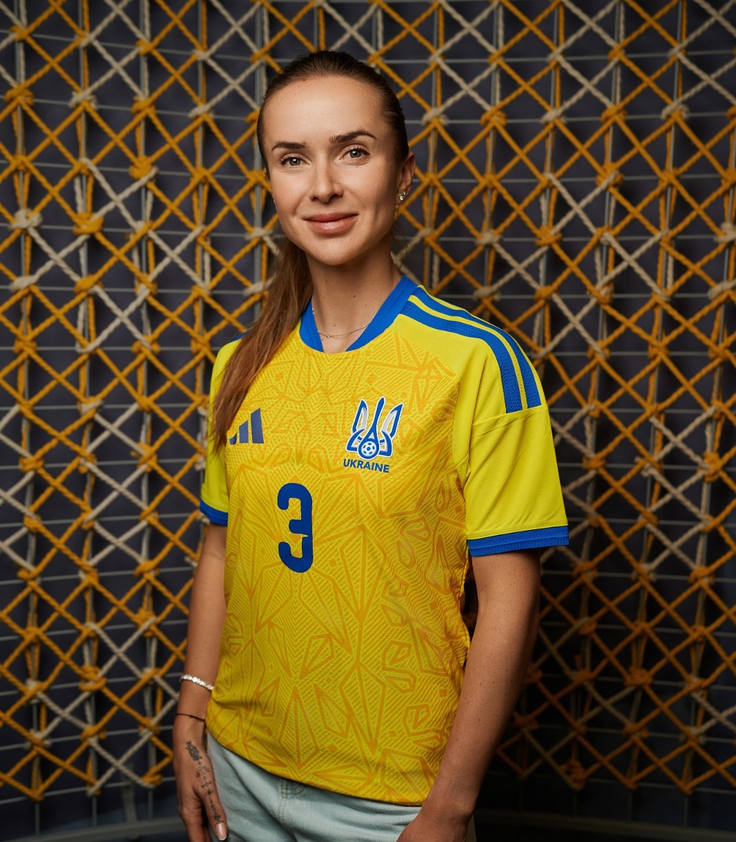 &quot;Почему №3?&quot;. Свитолина в джерсе футбольной сборной Украины заинтриговала болельщиков