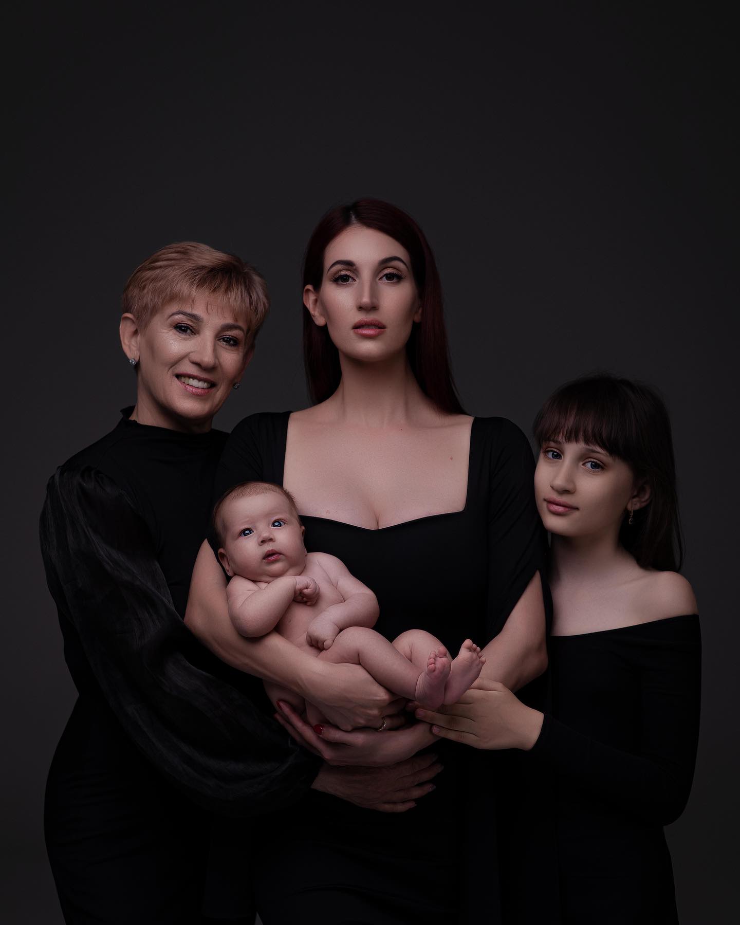 Евгения Эмеральд: Очень много людей пророчат мне политику