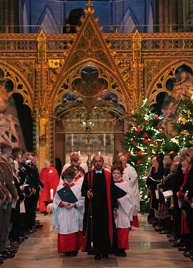 Кейт Миддлтон в рождественском наряде сообщила хорошую новость: о чем речь