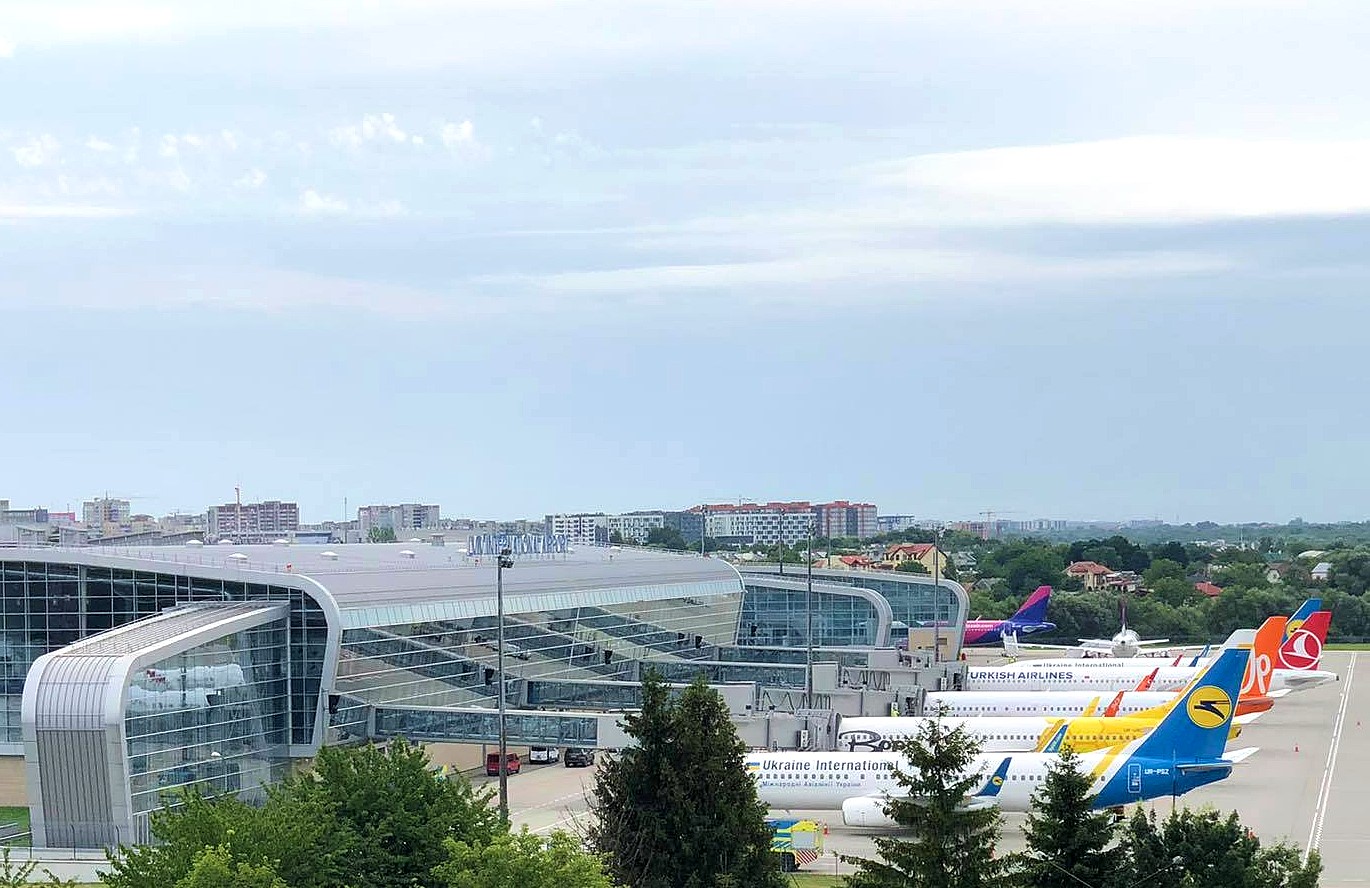 Откроют ли аэропорты в Украине во время войны: что для этого нужно и какие риски