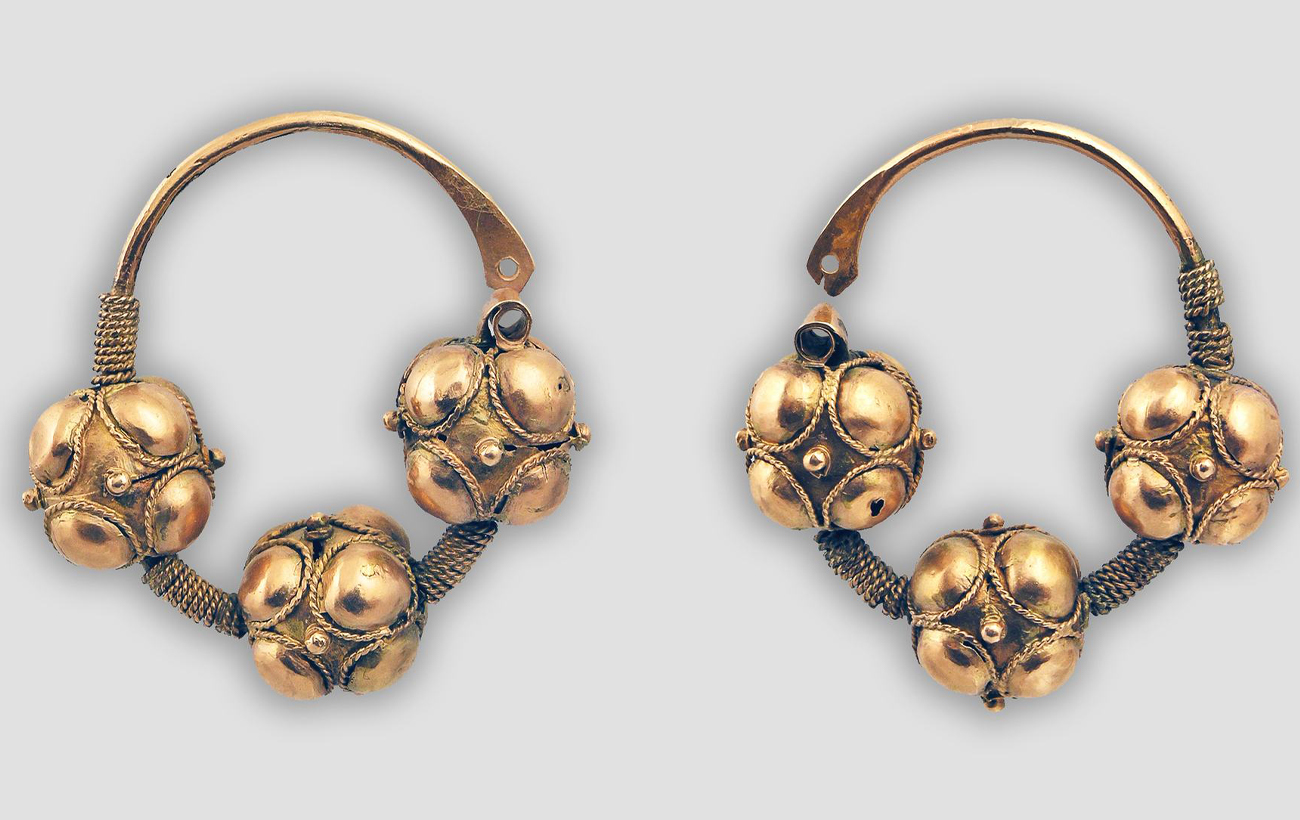Загадочный клад княжеской семьи: украинские ученые показали, как выглядели древнерусские серьги