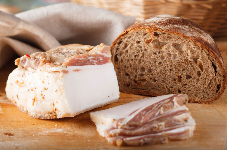 Кому категорично не можна їсти сало: яка оптимальна порція