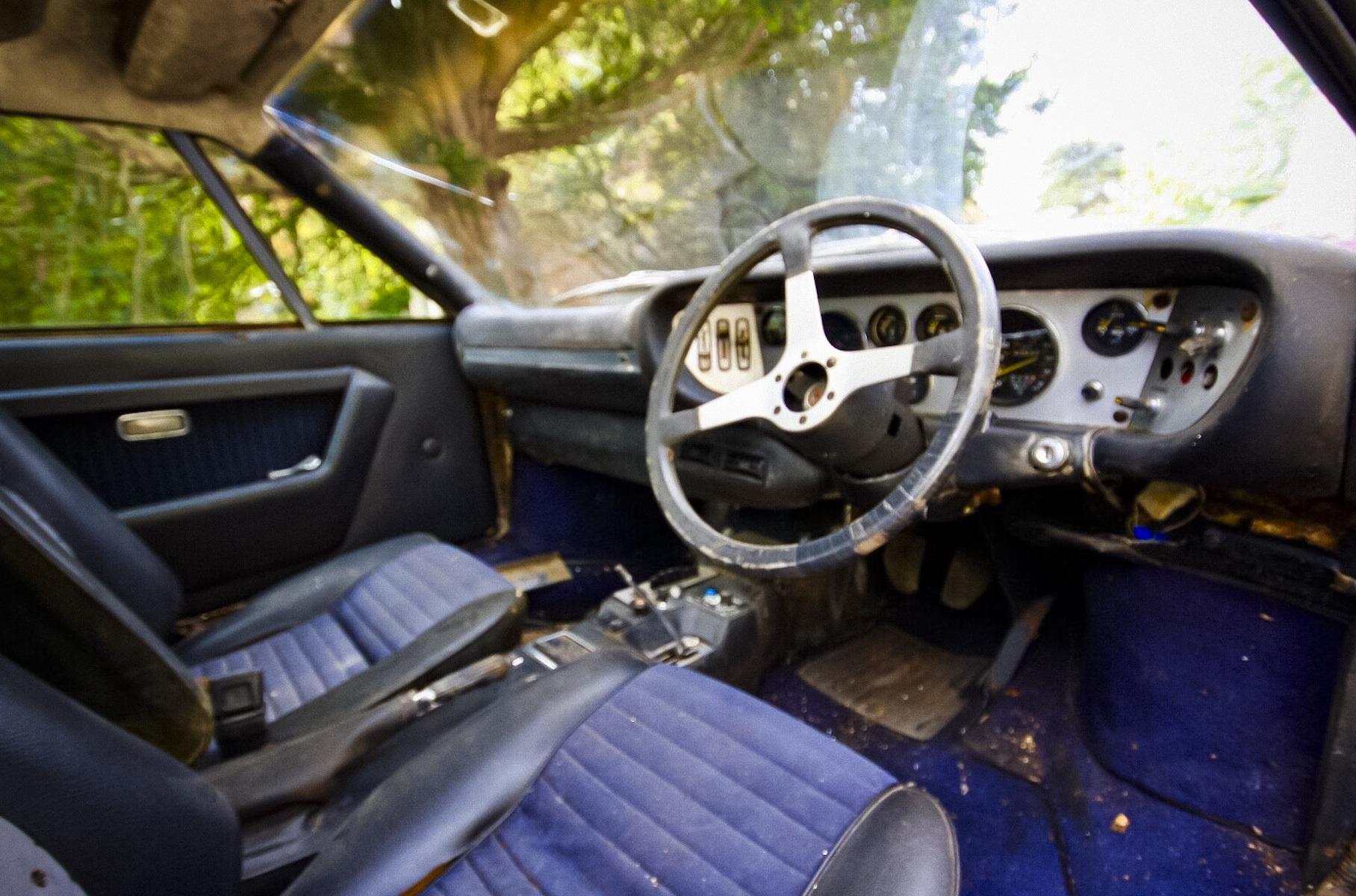 Всего 540 тысяч гривен: самый ржавый Ferrari в мире выставлен на продажу в Великобритании