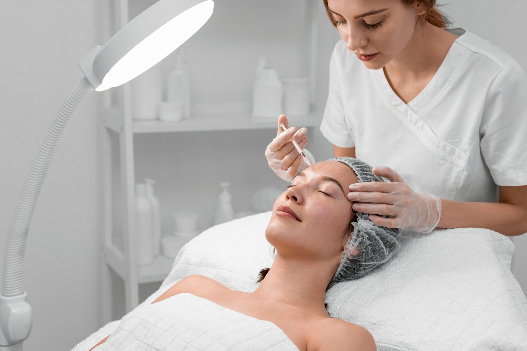 Предупреждение для украинок: топ-5 косметических процедур, которых следует избегать