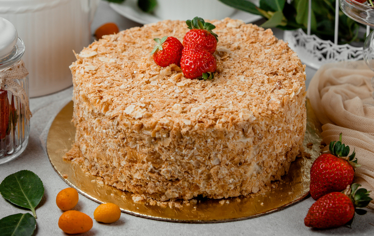 &quot;Наполеон&quot; с банановым кремом: рецепт известного десерта от Эктора