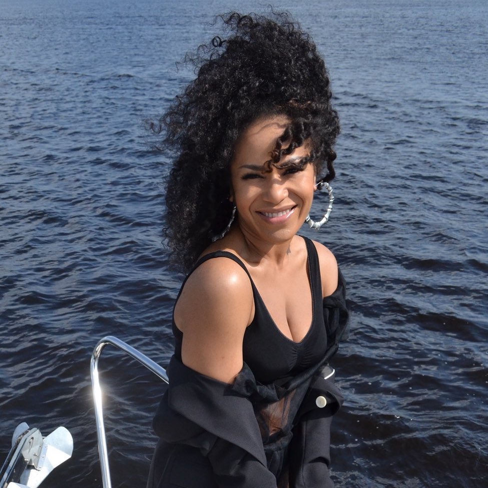 Більше ні краплі: 6 українських зірок, які страждали від алкогольної залежності