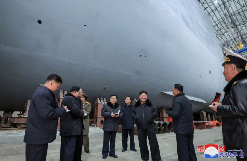 North Korea unveils nuclear submarine for the first time