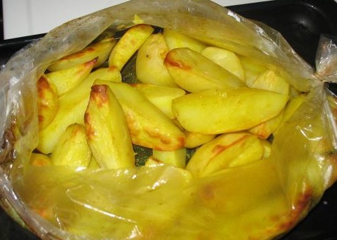 Приготовьте картошку в духовке по этому рецепту и она станет вашим любимым гарниром