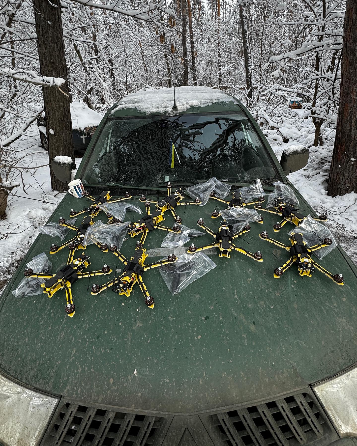 &quot;Я дуже хвилювався&quot;. Ектор Хіменес-Браво зустрівся з українськими воїнами на фронті (фото)