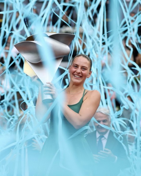 Ukrainian Marta Kostyuk defeats Russian opponent in style to claim biggest title of her career (video)