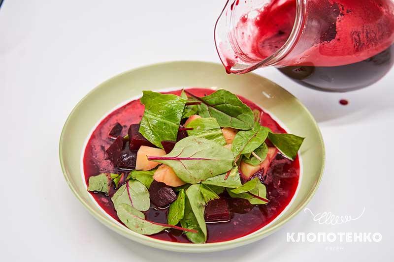 Летний борщ по рецепту Клопотенко: не только вкусный, но и освежающий!