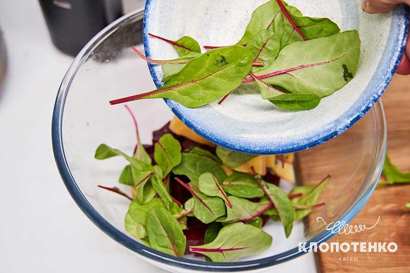 Летний борщ по рецепту Клопотенко: не только вкусный, но и освежающий!