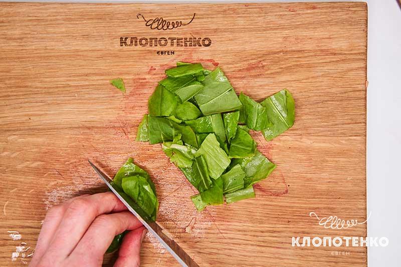 Летний борщ по рецепту Клопотенко: не только вкусный, но и освежающий!