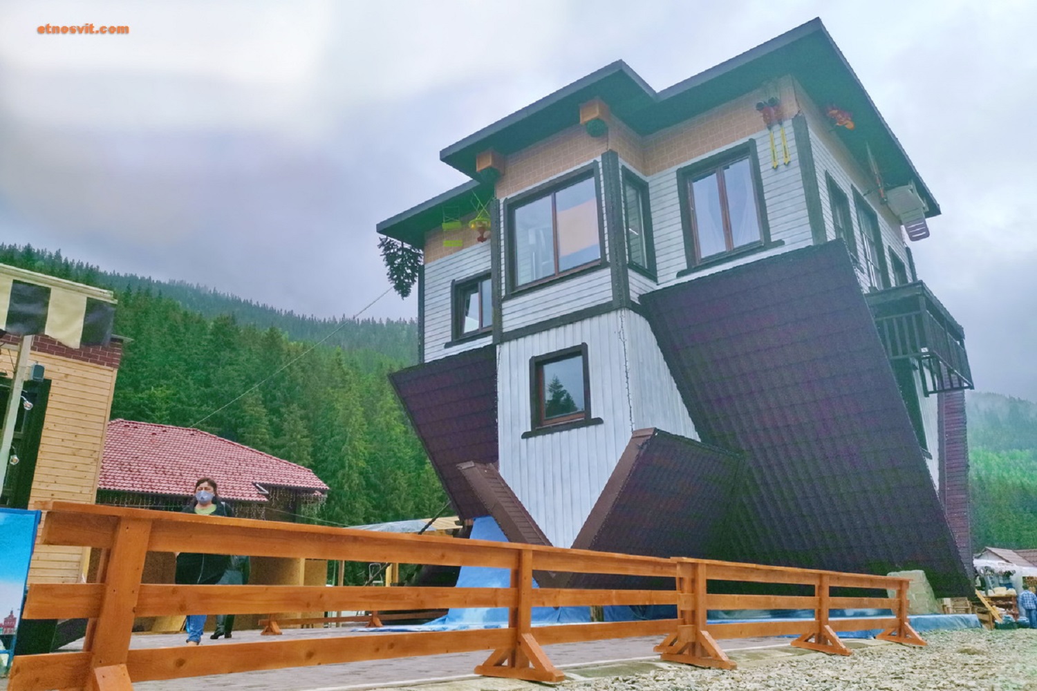 Настоящие &quot;крэйзи&quot;. 5 самых удивительных домов в Украине (фото)