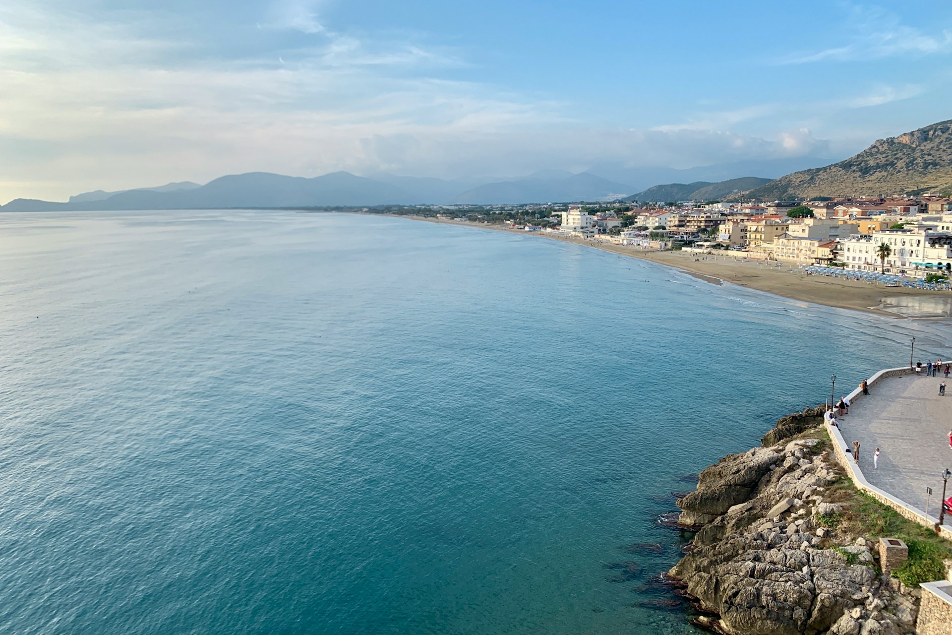 Без спеки та натовпів. Казкові прибережні локації Італії для відвідування навесні
