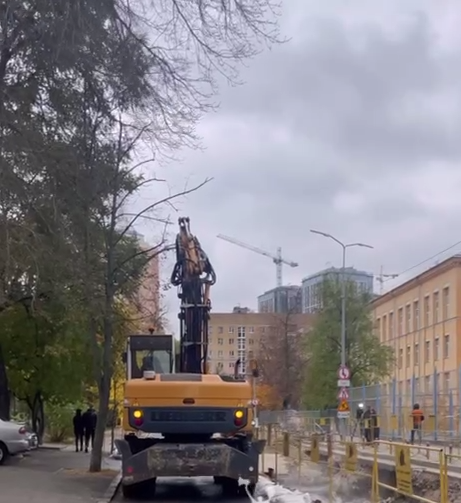 В Киеве произошел масштабный прорыв трубы с горячей водой: что известно