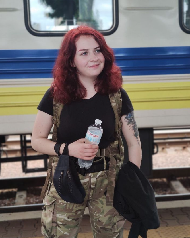 &quot;Рожденная для войны&quot;. Как сейчас живет и чем занимается &quot;Пташка&quot; из Азовстали