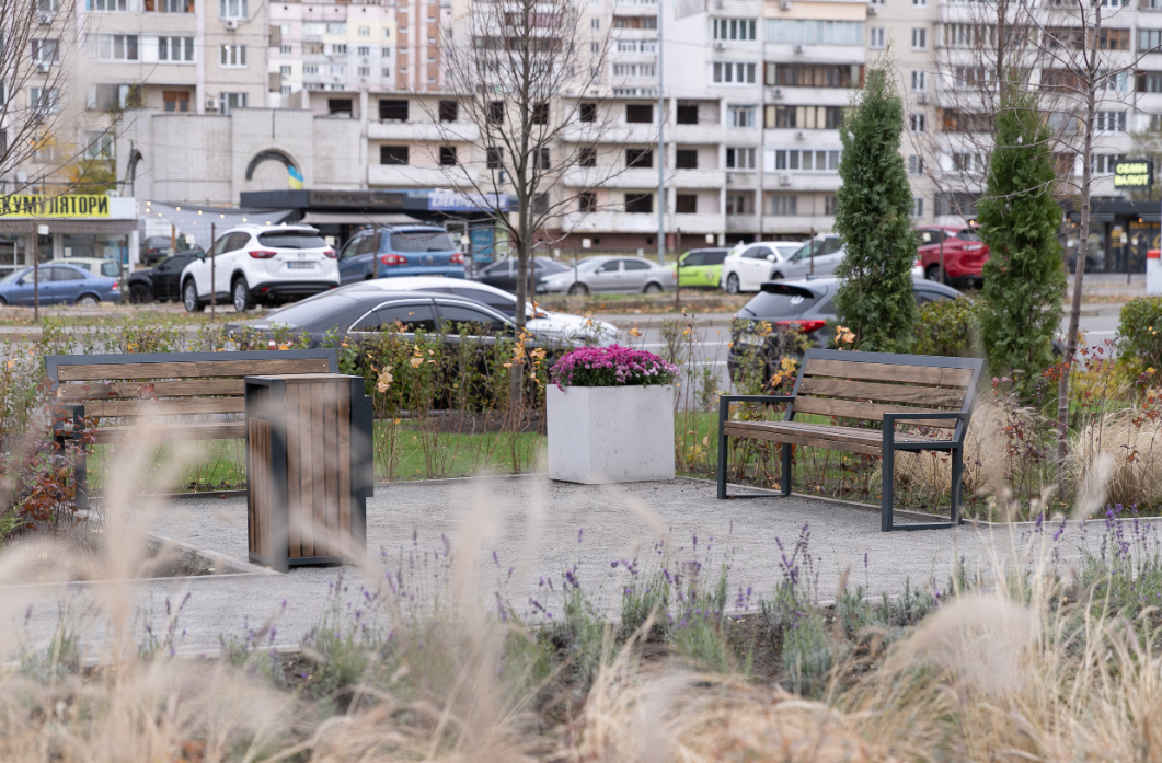 У Києві облаштували 10 нових мініскверів для перепочинку: адреси