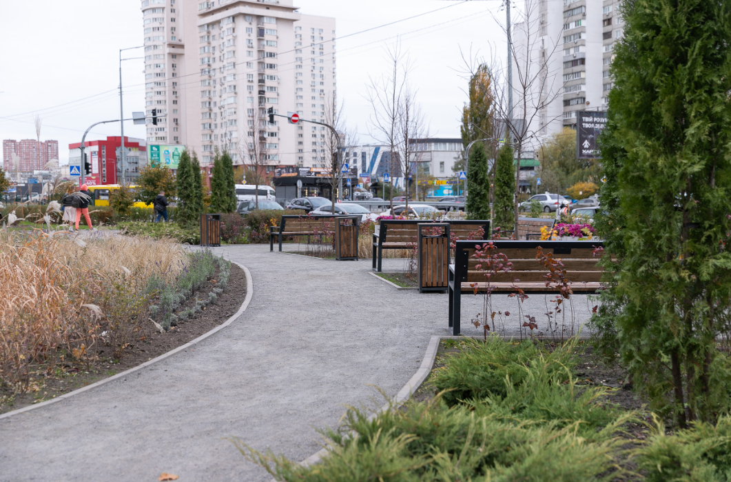 У Києві облаштували 10 нових мініскверів для перепочинку: адреси