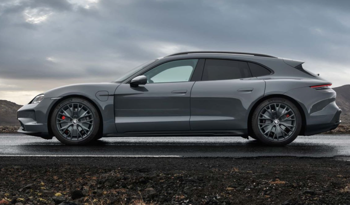 Porsche презентувала одразу два нових електромобілі Taycan: названі ціни та характеристики