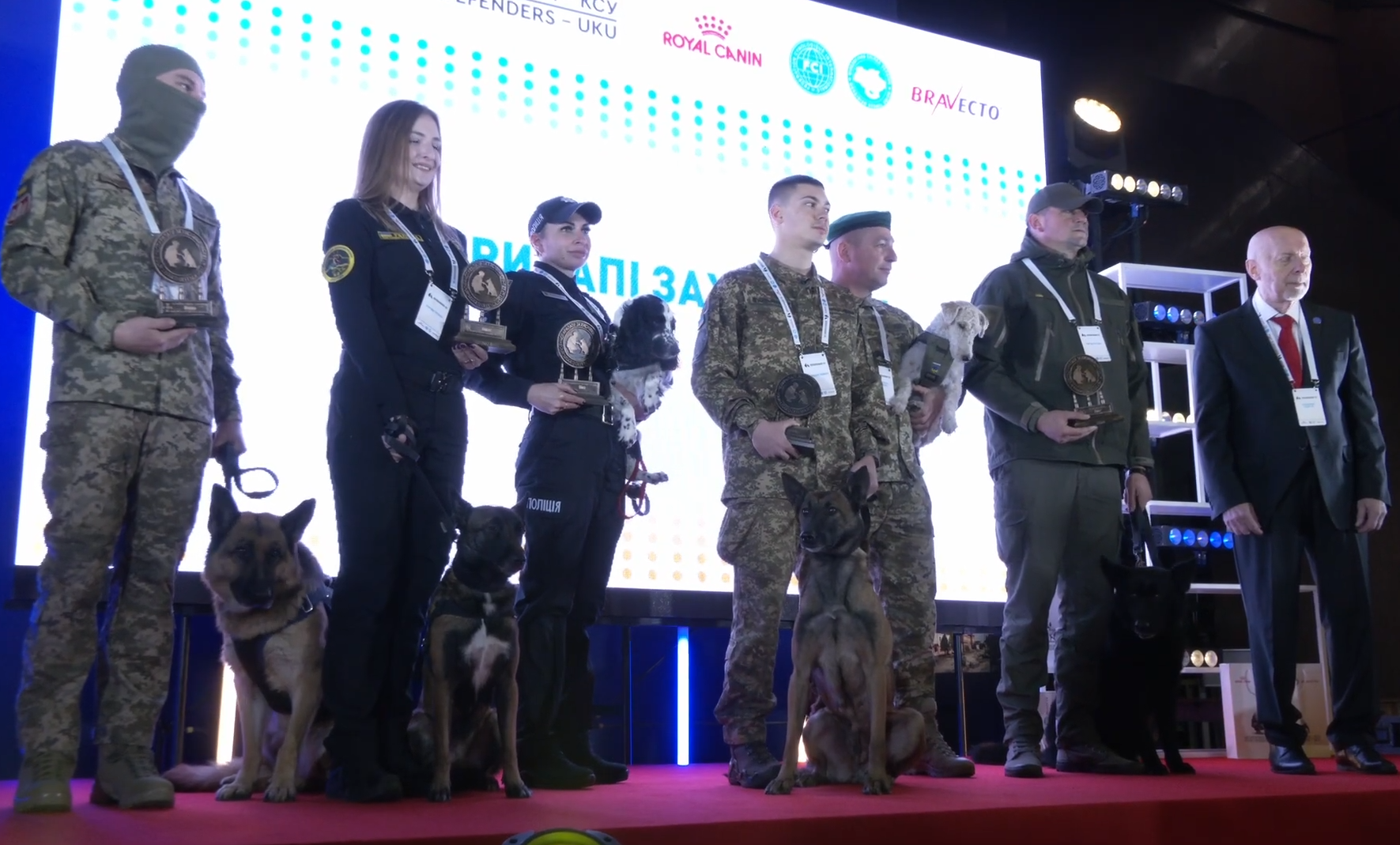 Не только пес Патрон. Четвероногим защитникам Украины вручили почетные награды (фото, видео)
