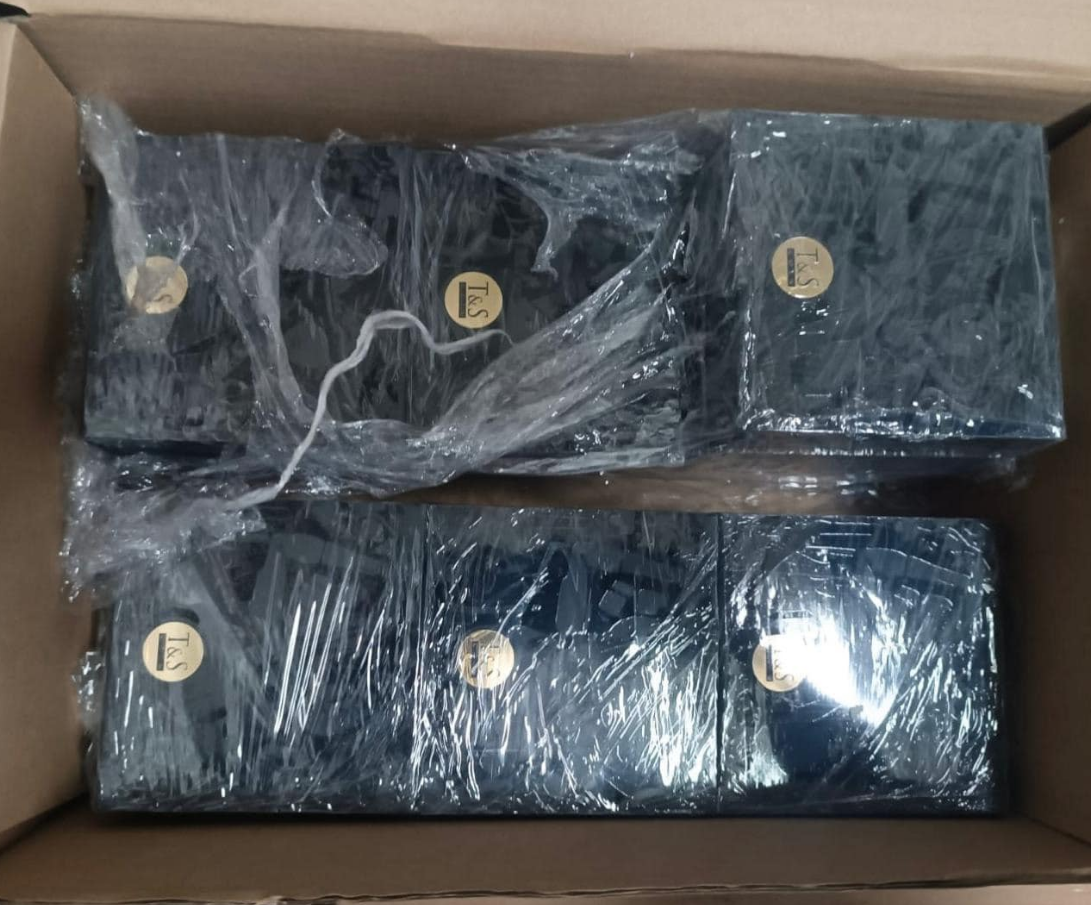 &quot;Справжній скарб&quot;. На кордоні з Україною митники виявили унікальні срібні монети (фото)