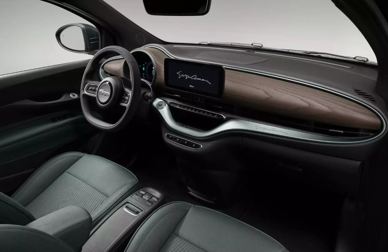 Від Armani: електричний Fiat 500 отримав "модну" версію