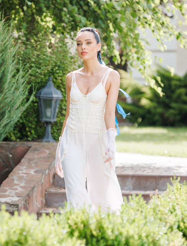 Ксения из &quot;Холостяка&quot;, которая неожиданно покинула проект: К чему были первые розы и красивые слова?