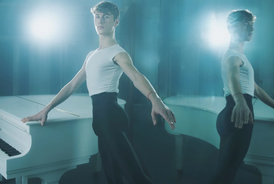 Катерина Кухар знялася у дуже красивій фотосесії зі своїми студентами