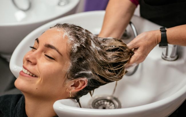 Эти ошибки в уходе за волосами добавляют вам 10 лет и портят абсолютно все