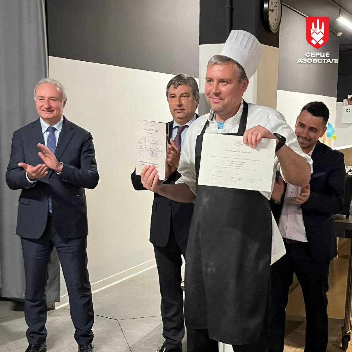 За програмою &quot;Серце Азовсталі&quot;: оборонці Маріуполя отримали дипломи французької кулінарної школи