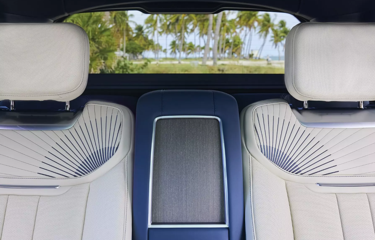 С килограммом золота на борту: Range Rover получил эксклюзивную версию Candeo